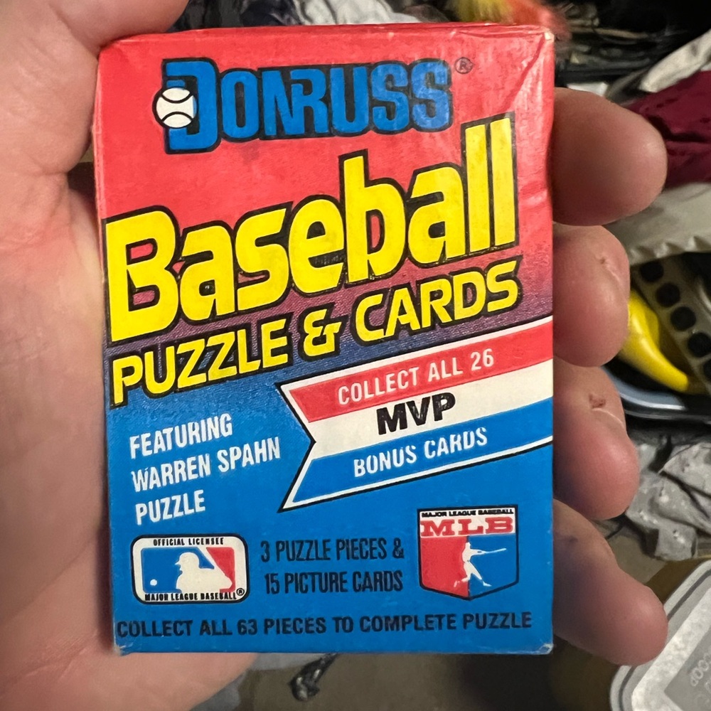 222 Packs Baseball cards unopened